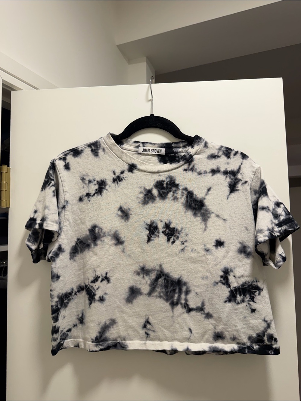 Joah Brown Black & White Tie-Dye Cropped Tee OS